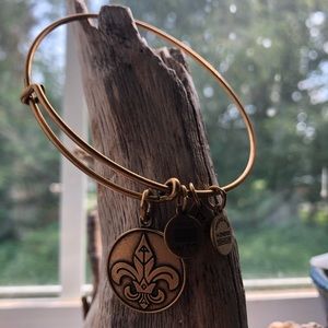 Alex and ani fleur de lis bangle bracelet NWOT